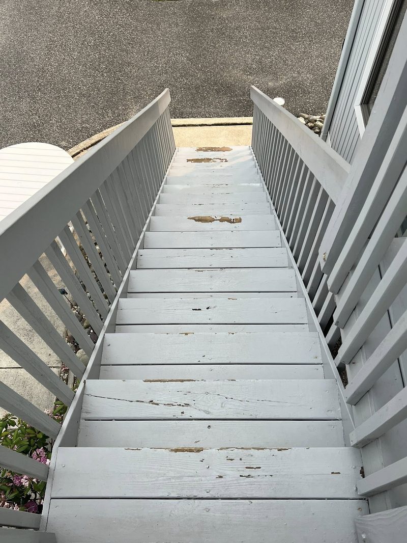 Before: Stairs peeling